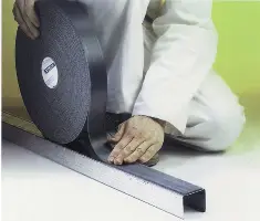 Razdvajajuća zidna traka 3 x 70mm x 30m, samoljepljiva 12rola/karton 12karton/paleta, Z3809030703