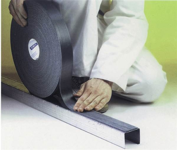 Razdvajajuća zidna traka 3 x 70mm x 30m, samoljepljiva 12rola/karton 12karton/paleta, Z3809030703