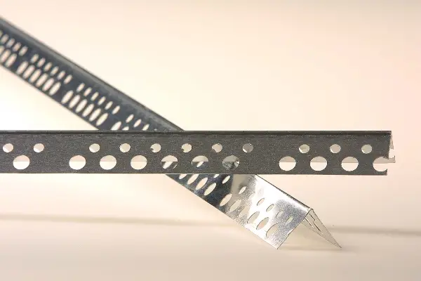 Alu kutnik 90° 23x23mm, 3,0m/štg, 50štg/bunt, 200bunt/pal, Z4043